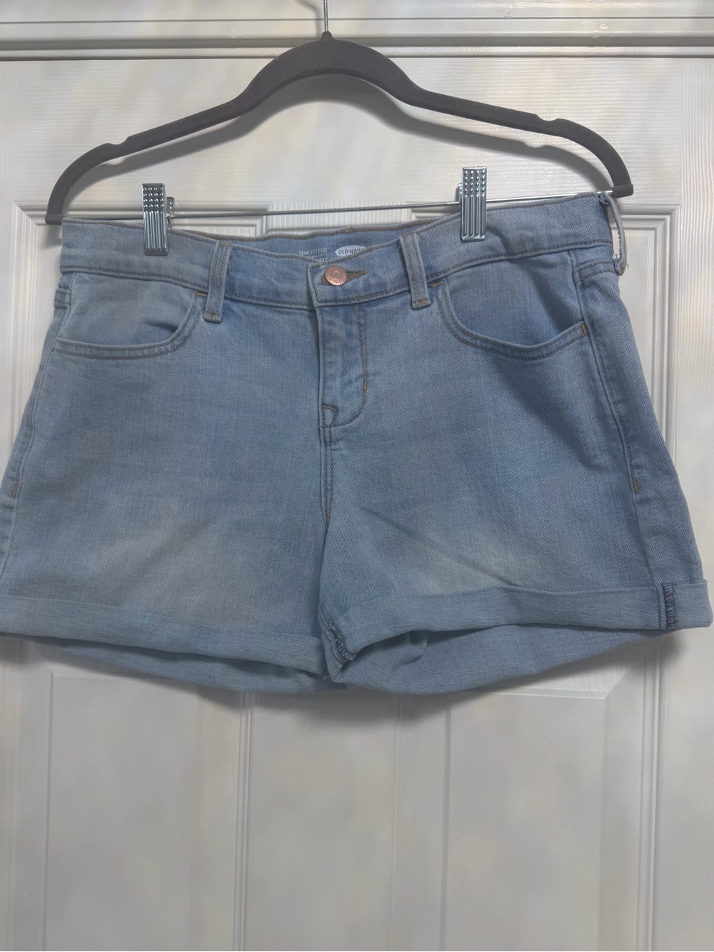 Old Navy Light Wash Denim Shorts Size 6 Cuffed Semi-Fitted Stretch - EUC